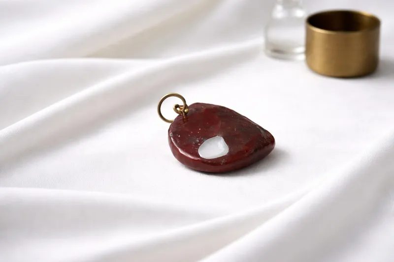Cherry Red Agate Heart Pendant thumbnail 3