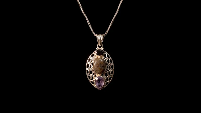 Tibetan 3-Stone Pendant (Pendant Only) thumbnail 5