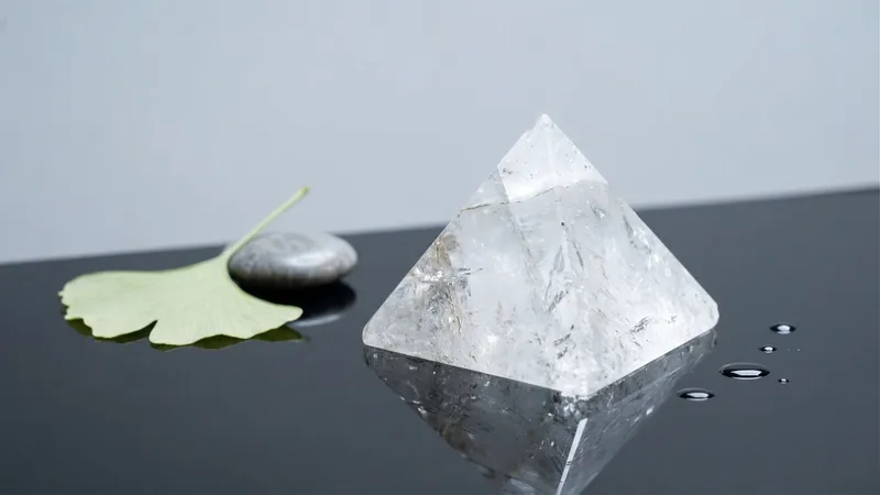 Crystal Stone Pyramid thumbnail 4