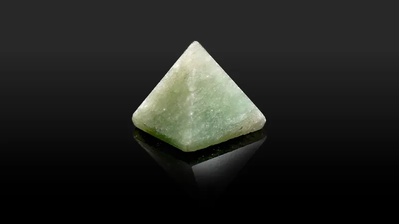 Green Agate Stone Pyramid