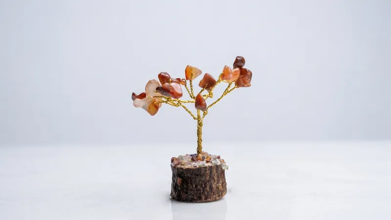 Caroline Small Tree