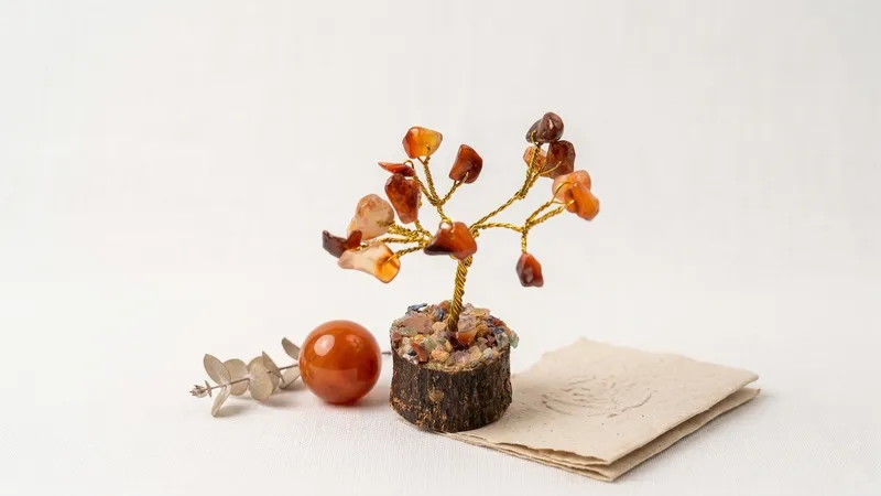Caroline Small Tree thumbnail 5